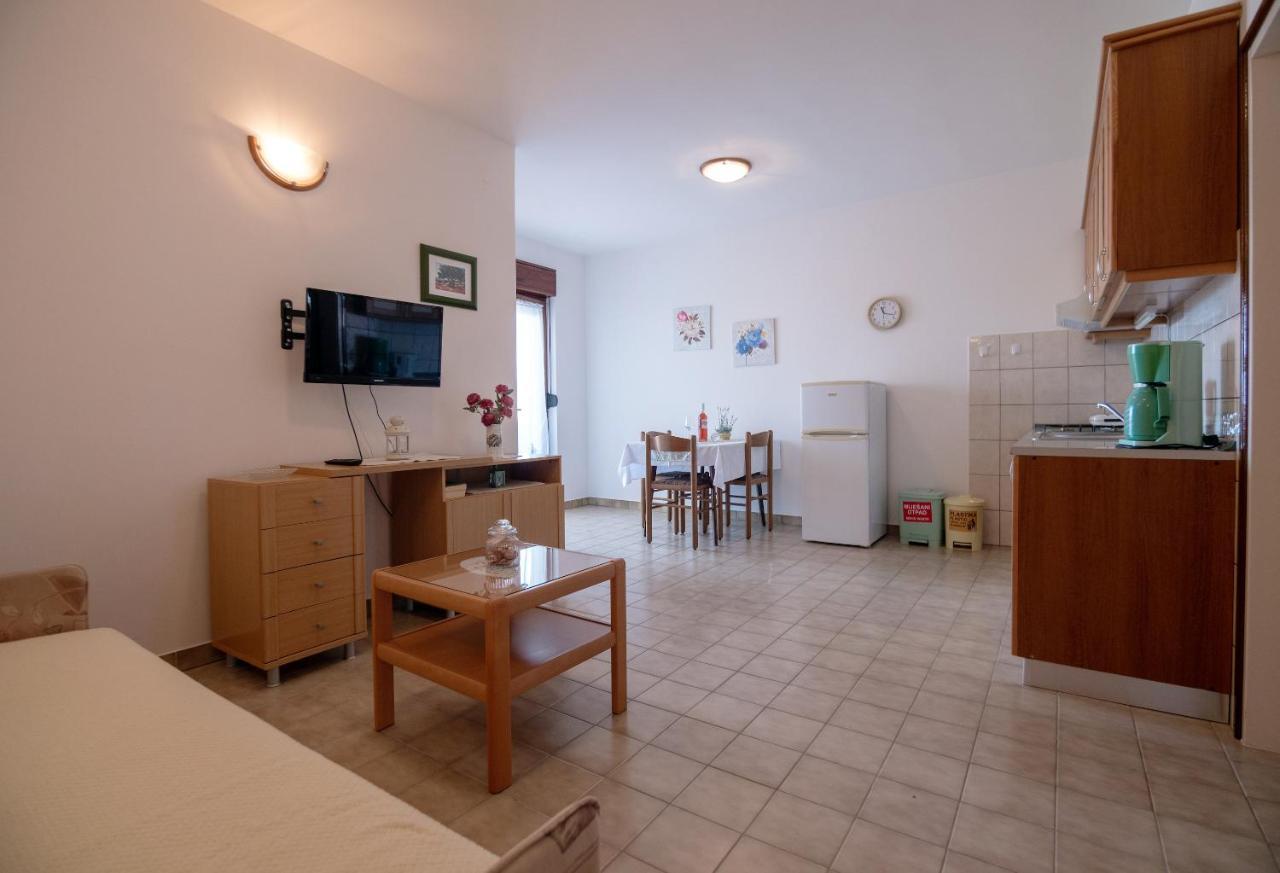 Apartments Dokovic Barbat na Rabu Eksteriør bilde